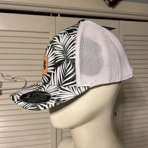 Black Clover Berkeley Tropical white mesh Size Adjustable SnapBack - Picture 2 of 9